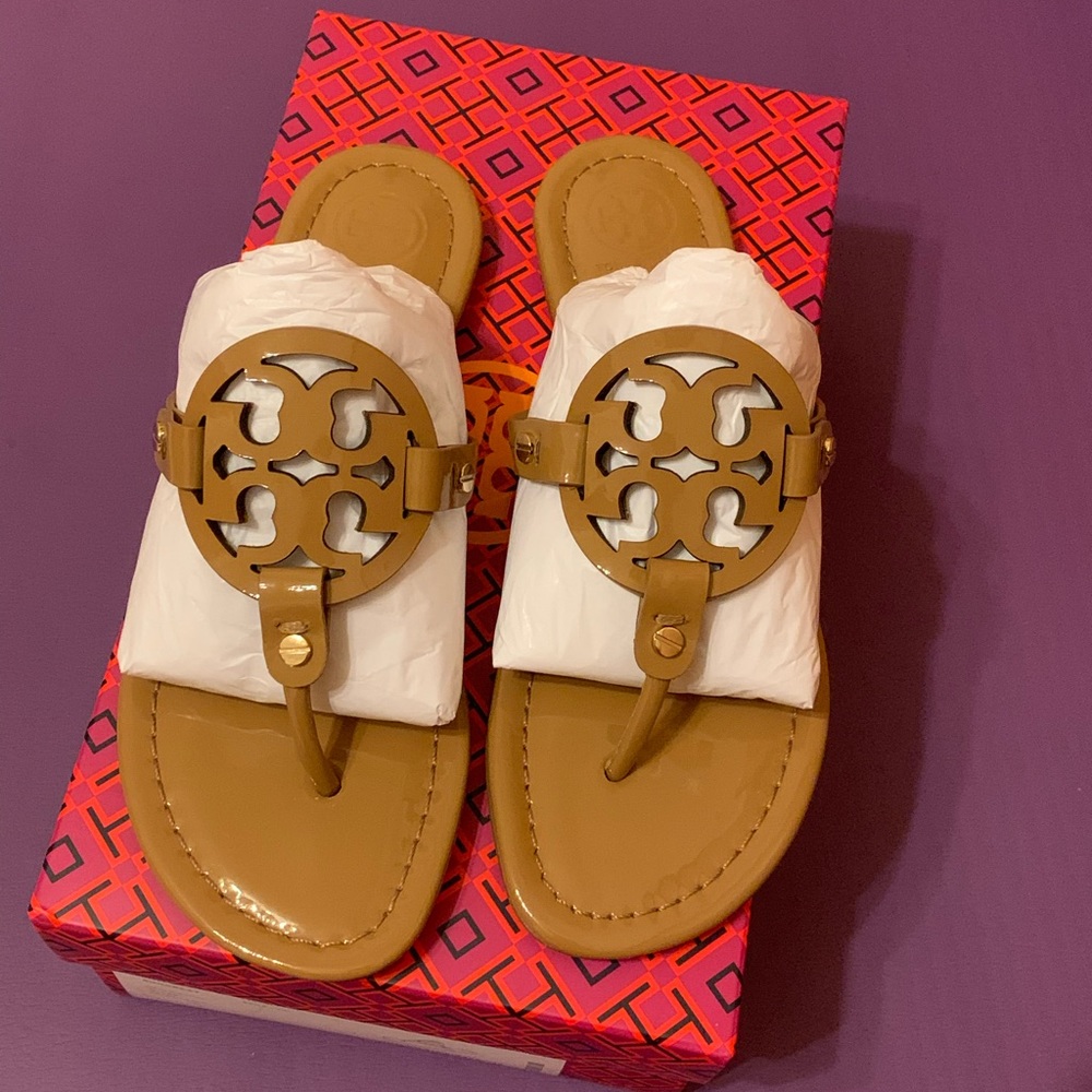 Tory Burch Sand Patent Miller Sandals 7 - Picture 6 of 7